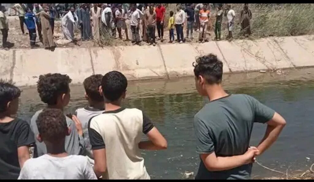 مأساة تهز أسيوط.. مصرع 9 أطفال في سقوط تروسيكل بترعة صدفا والمحافظ يوجه بإجراءات عاجلة لمنع تكرار الكارثة