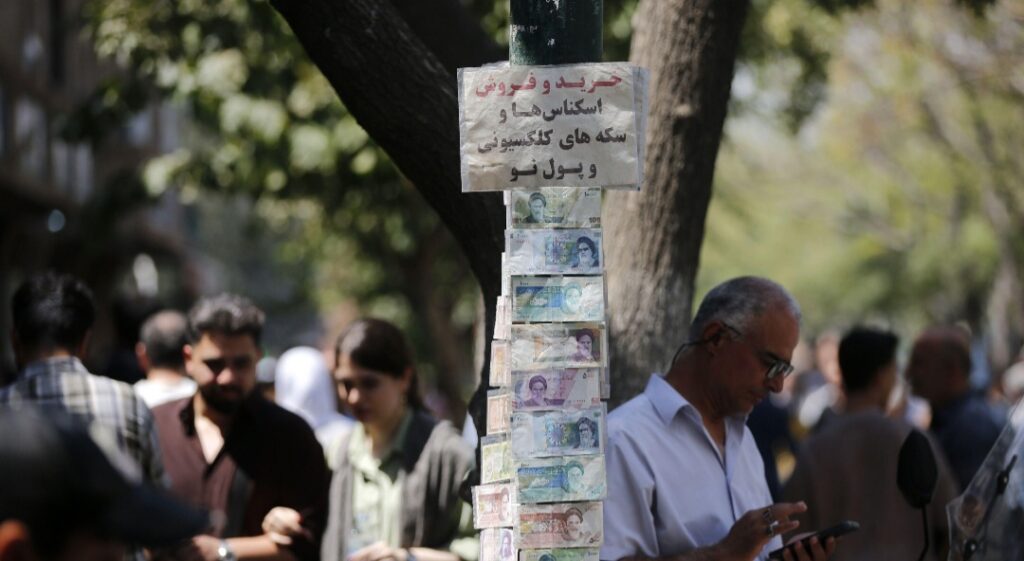 تحركات دبلوماسية مكثفة لخفض التوتر بين إيران وأمريكا